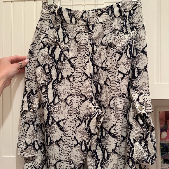 Python Cypress Cargo/ Jogger Pant from Revolve. Size Small - Picture 6 of 12